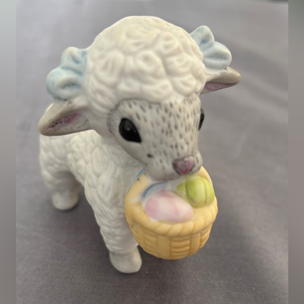 Vintage Blue Bow Lamb w/Basket Decor Retro 80’s cottagecore
